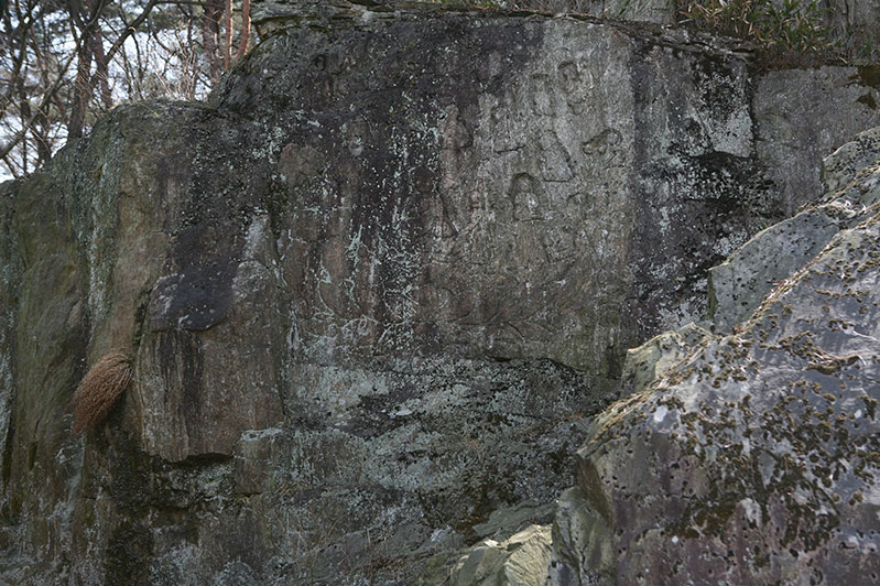 천안성불사마애석가삼존16나한상 및 불입상(天安成佛寺磨崖釋迦三尊 16羅漢像 및 佛立像)